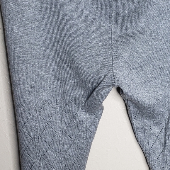 Torrid Soft Textured Grey Leggings Size 2 - Picture 3 of 4